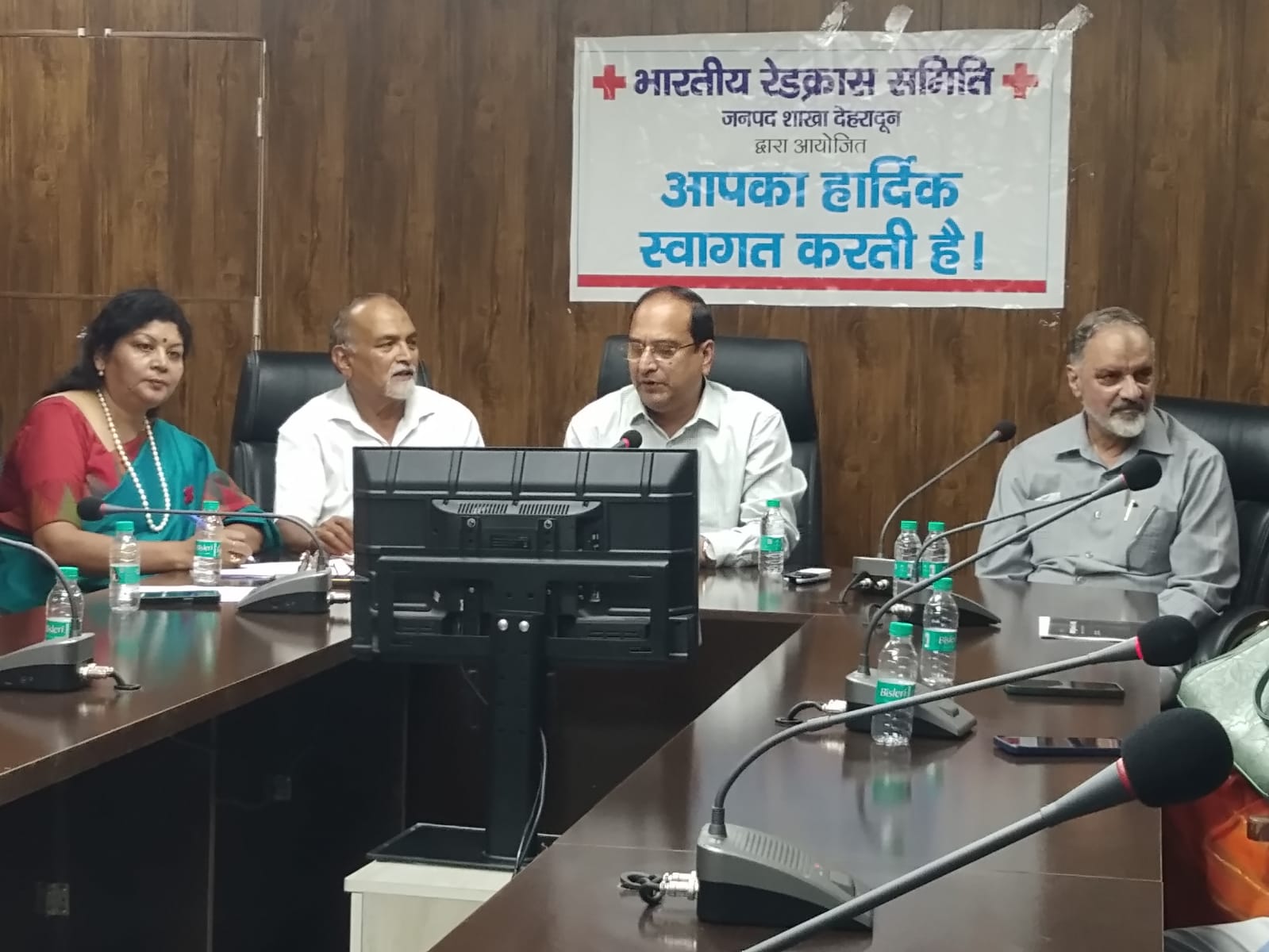 देहरादून रेड क्रॉस की बैठक में स्वाइन फ्लू, डेंगू और नेपाल आपदा पर चर्चा, राहत के लिए जुटाए 24 हजार रुपये