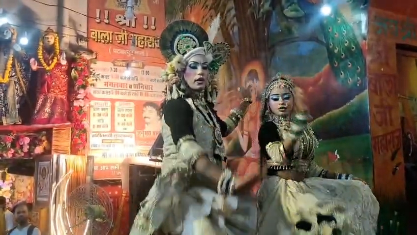 बुढ़वा मंगल पर सजा बालाजी का दरबार, भक्तों की उमड़ी भीड़ और जयकारों से गूंजा मंदिर
